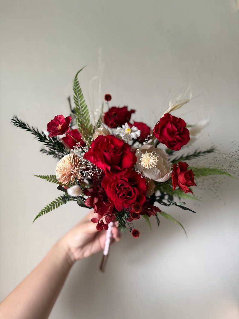 9朵永生紅玫瑰捧花 含胸花 新娘捧花 - 乾燥花/永生花 - 植物．花 紅色