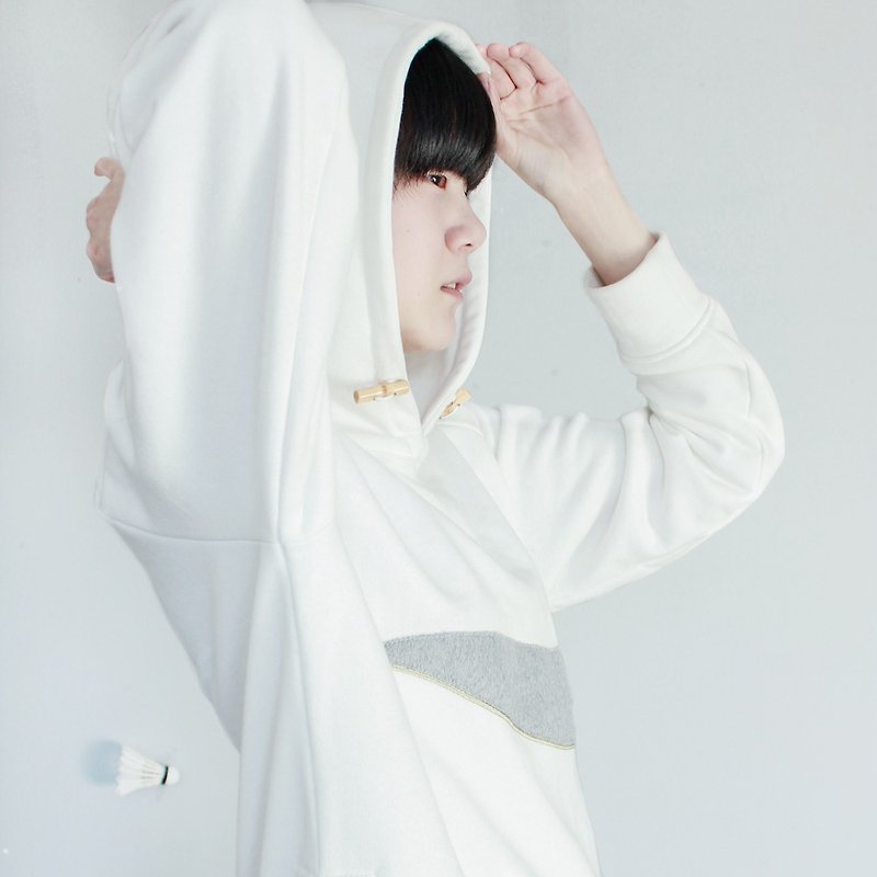 MaodiuL details bamboo split hooded sweater buckle side - เสื้อผู้หญิง - วัสดุอื่นๆ ขาว