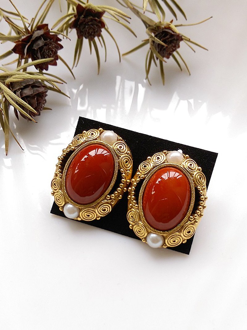 Western antique ornaments. 1928 Orange Mary Pin Earrings - ต่างหู - โลหะ สีทอง