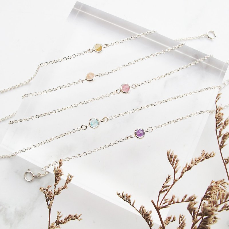 [Handmade custom silver jewelry] Small crystal fine bracelet | Stone x Strawberry Crystal x Amethyst | - สร้อยข้อมือ - เงินแท้ สีเงิน