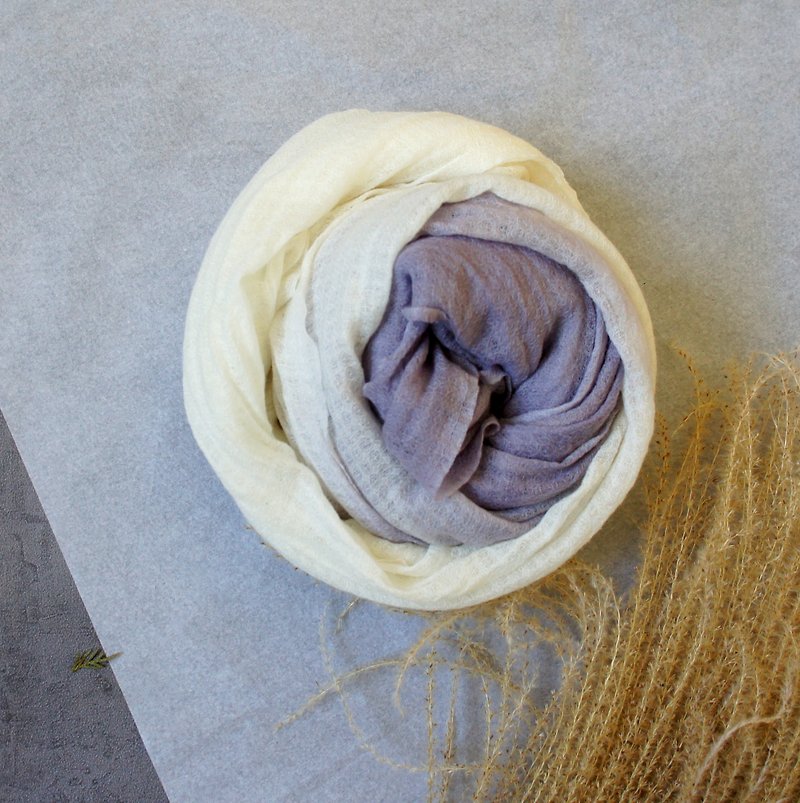 植物染cashmere羊絨圍巾－淡光雲海 - 圍巾/披肩 - 羊毛 紫色