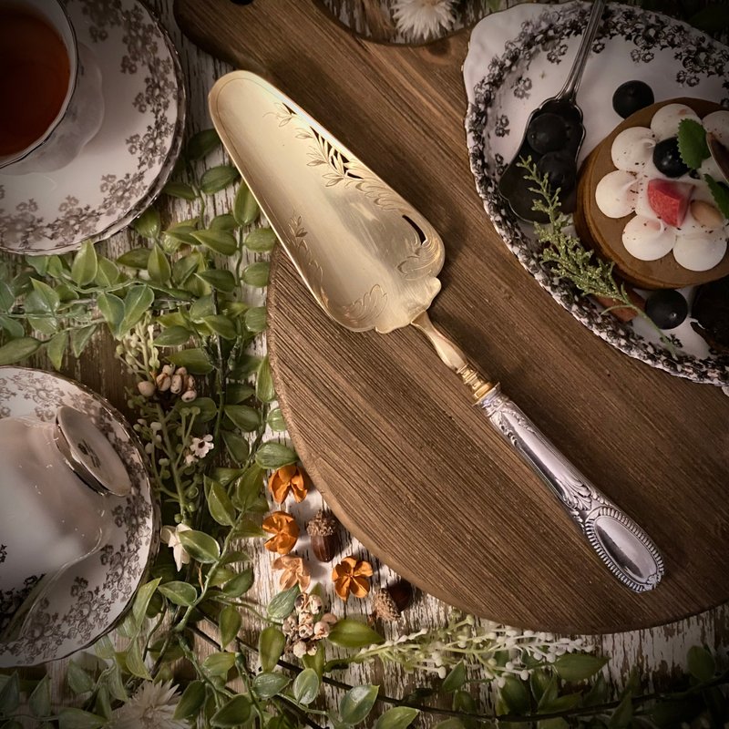 French Louis 16 style sterling silver handle Bronze hollow large cake spatula/pie spatula/food spatula - อื่นๆ - เงินแท้ สีส้ม