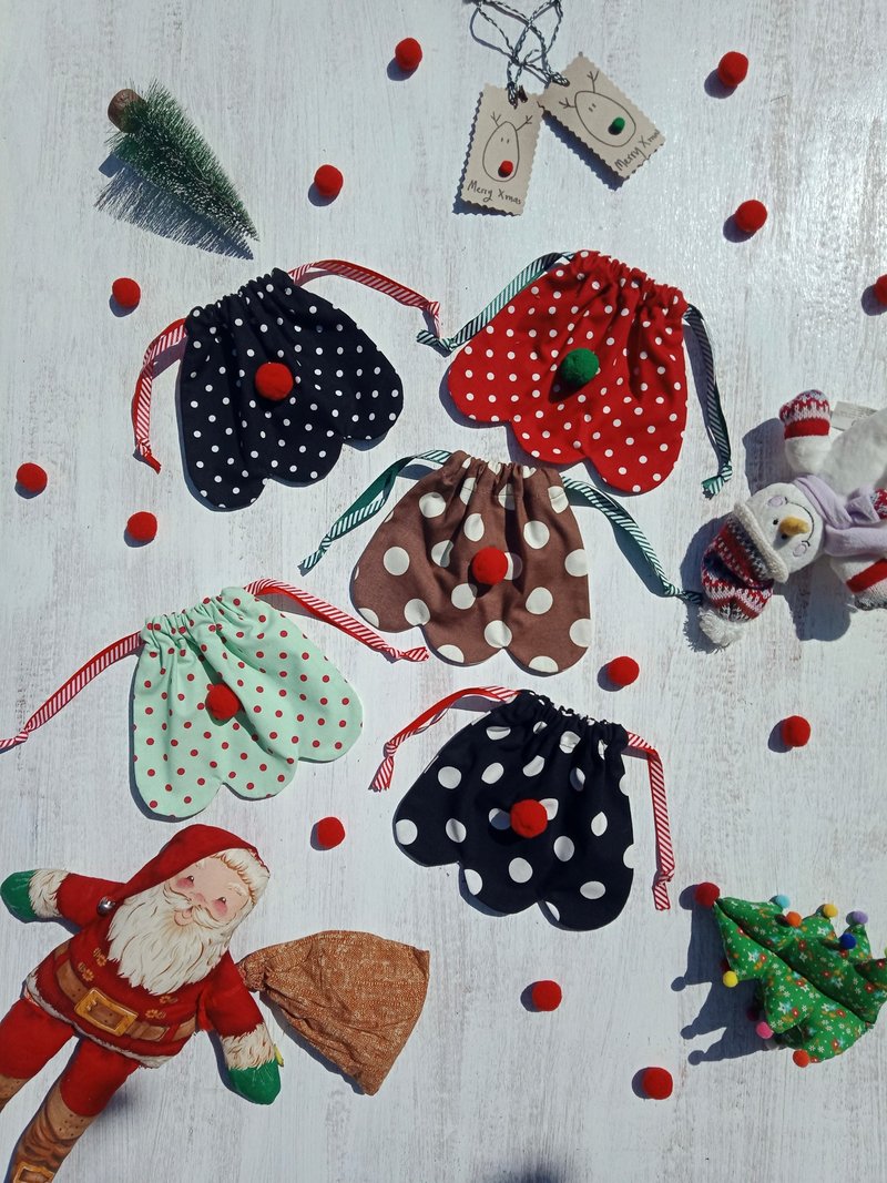 Christmas drawstring bag with pom pom - 手提包/手提袋 - 棉．麻 多色