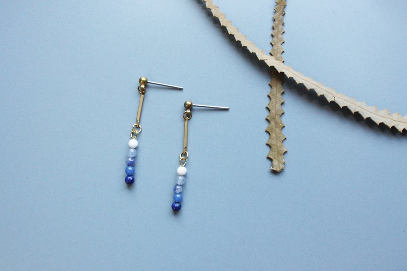 Gradation - earring  clip-on earring - Earrings & Clip-ons - Stone Blue