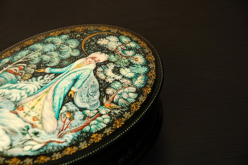 Snow Maiden lacquer box hand-painted fairy tale folk art Christmas Gift Wrapping - ของวางตกแต่ง - วัสดุอื่นๆ 