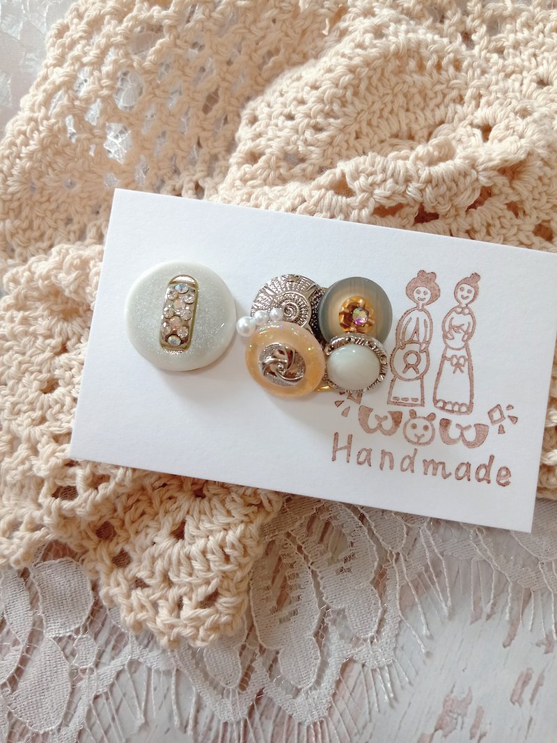 wow Button Handmade - Silver Iris Button Earrings/Ear Pins/ Clip-On - Earrings & Clip-ons - Other Materials 