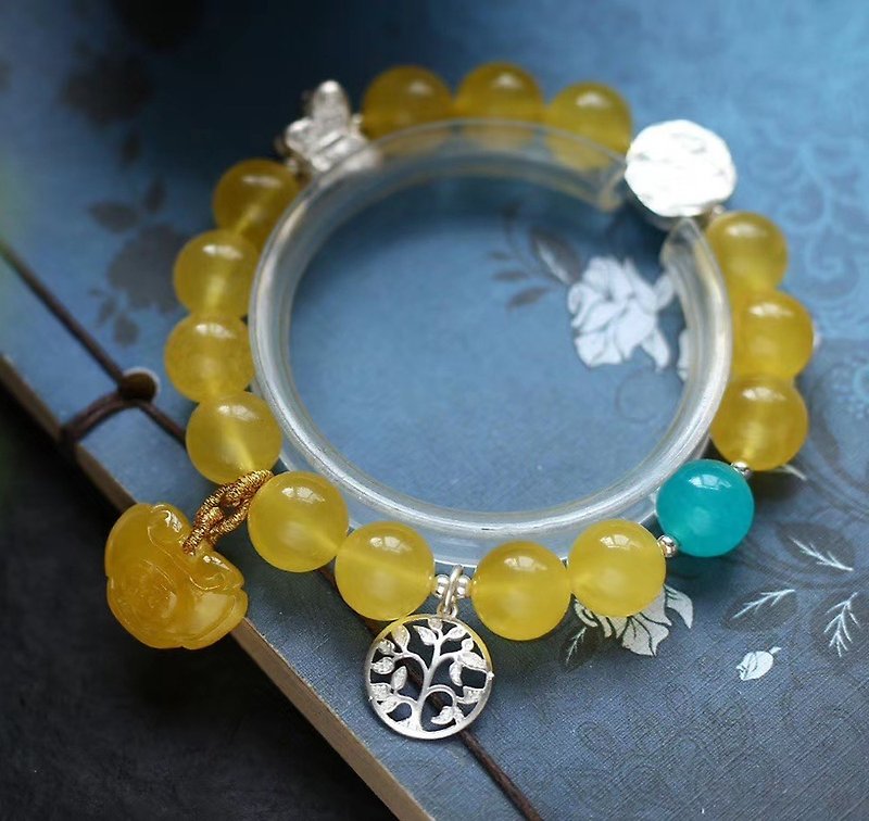 Pure natural boutique ore Russian beeswax bracelet with beads Tianhe stone 925 silver accessories beeswax purse Ruyi - สร้อยข้อมือ - เครื่องเพชรพลอย 