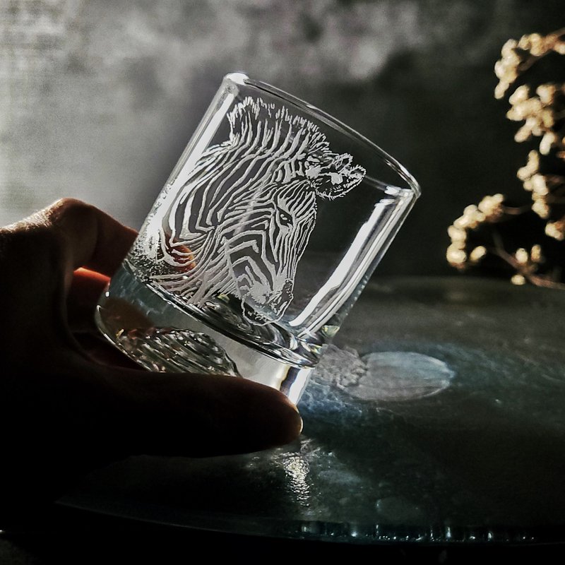 【獨享奔騰杯客製】 調/烈酒杯 可配對 手工雕圖/免費刻字 - 酒杯/酒器 - 玻璃 透明