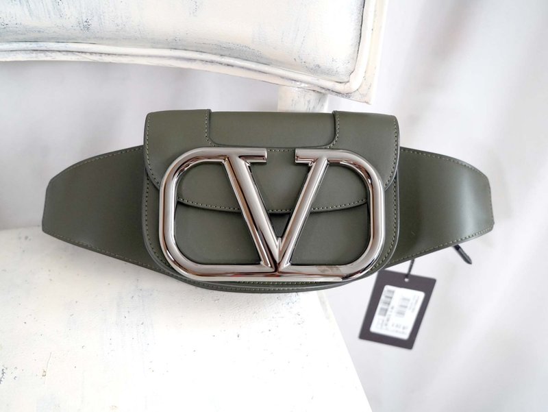 Brand new genuine Valentino giant metal V-letter LOGO genuine leather waist bag chest bag handbag French luxury brand - Messenger Bags & Sling Bags - Genuine Leather Green