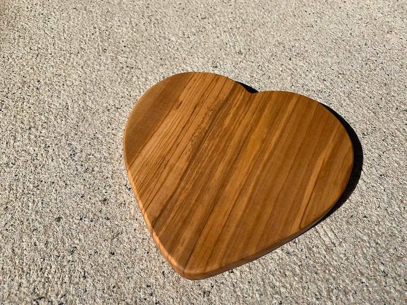 Italy Zen Forest Olive Wood Love Solid Wood Thermal Pad / Tray 13cm - ถาดเสิร์ฟ - ไม้ สีกากี