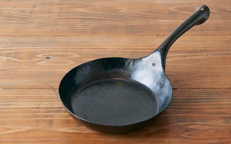 鍛冶職人の鉄のフライパン　2L - 鍋子/烤盤 - 其他金屬 黑色