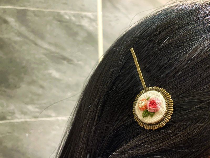 ヨーロピアンスタイルローズレトロヘアピン刺繡ヘアピン刺繡ヘアアクセサリー - ヘアアクセサリー - 金属 多色