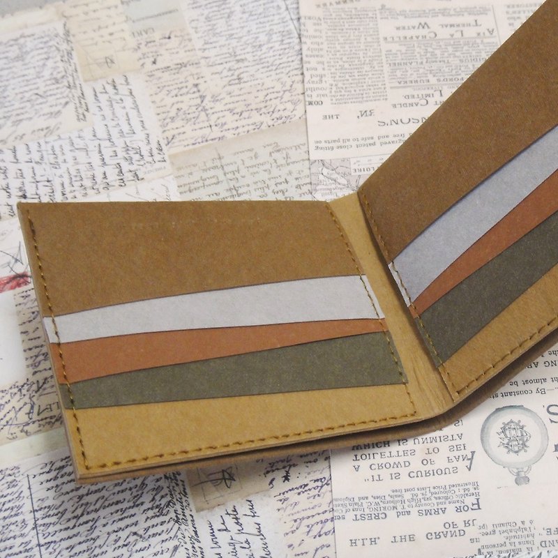 （大きい）二つ折り財布ウォッシャブルポケットベル（カスタマイズ可能） - 財布 - 紙 ブラウン
