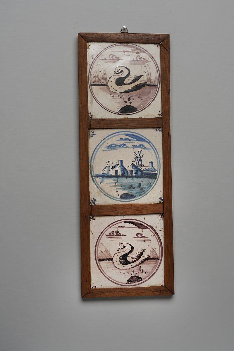 Vertical three-tile tableau in one wooden frame (T175) / delft  / handpainted - Posters - Pottery Blue