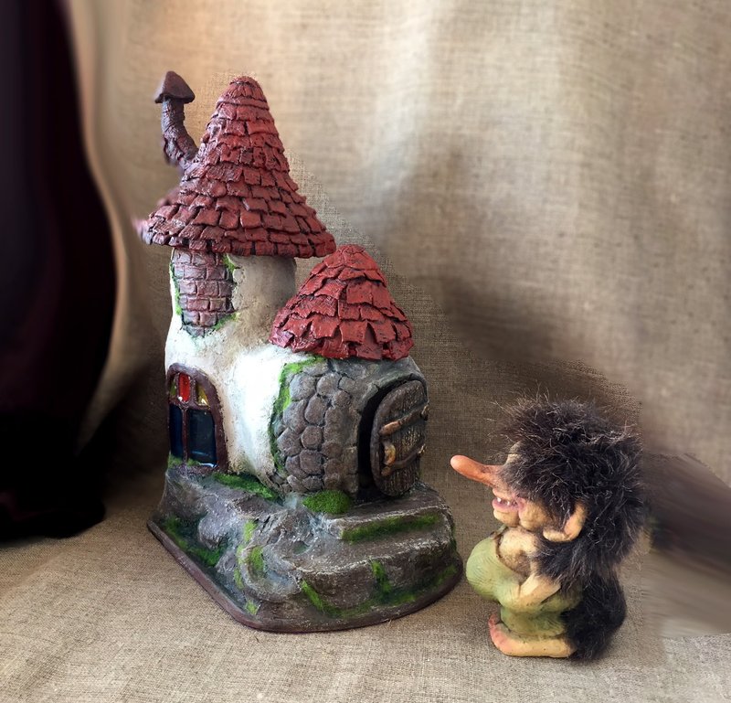 Handmade Miniature House,Diorama House,Mantel decor, Fairy tale Lamp,Troll House - 燈具/燈飾 - 玻璃 多色