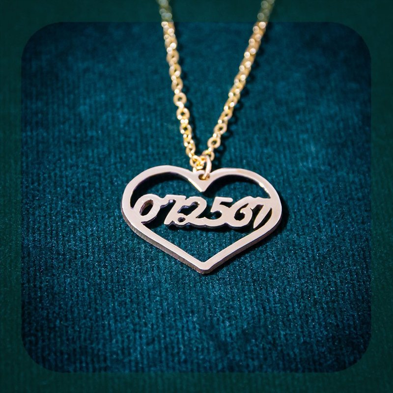 Amore Accessories : Customize number Necklace in heart shape pendant - 項鍊 - 銅/黃銅 銀色