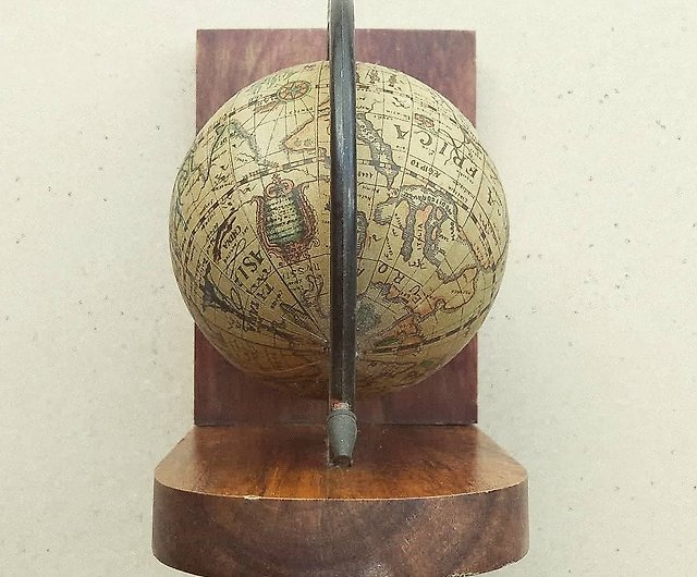 アメリカのアンティークの装飾品 - レトロな古い地球儀モデリング木製のブックエンド - ショップ Mini Amer. 本棚・ブックスタンド -  Pinkoi