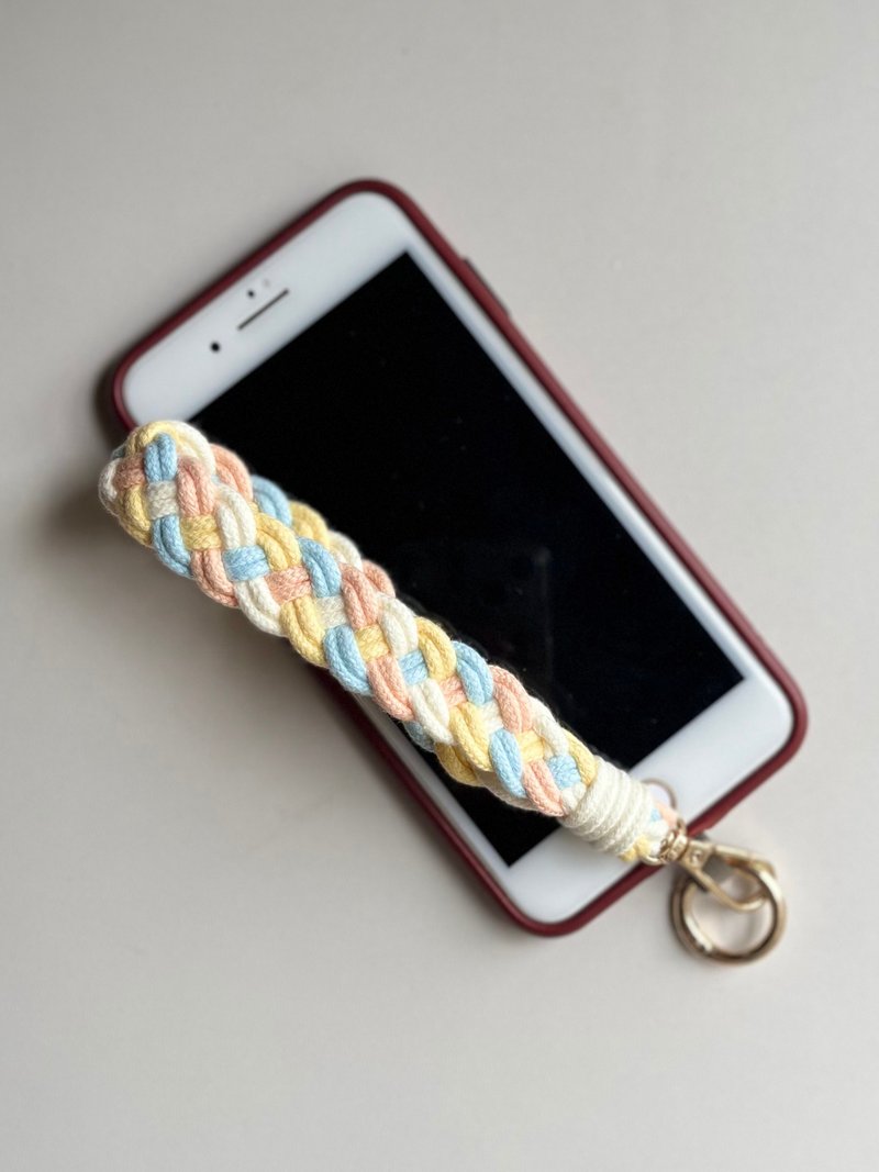 [DIY Material Pack] Macrame four-strand braided mobile phone lanyard wrist lanyard Christmas gift - เย็บปัก/ถักทอ/ใยขนแกะ - ผ้าฝ้าย/ผ้าลินิน หลากหลายสี