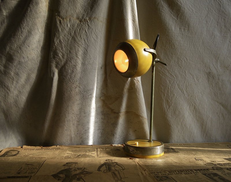 [OLD-TIME] Early yellow eyeball light - Lighting - Other Materials Multicolor