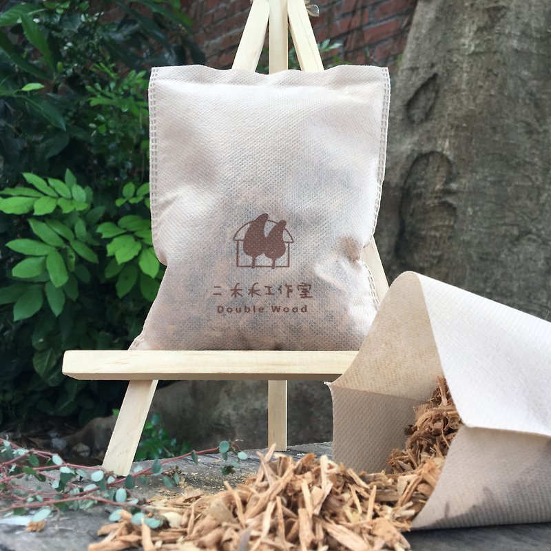 【Taiwan camphor wood sachet】Natural, refreshing and cool fragrance (8 in a pack) - น้ำหอม - ไม้ สีกากี
