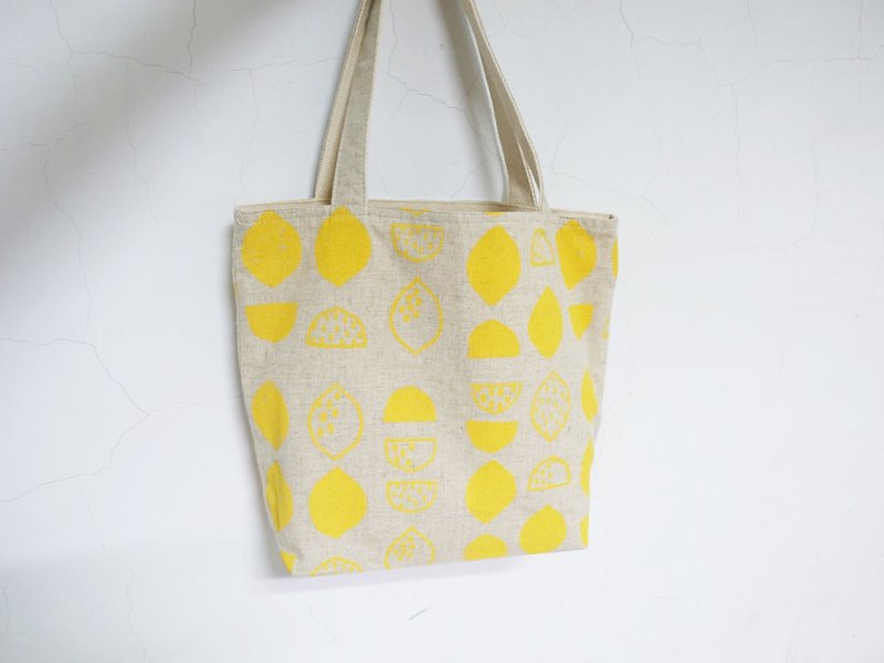Screen printing Shoulder bag lemon yellow - กระเป๋าแมสเซนเจอร์ - ผ้าฝ้าย/ผ้าลินิน สีเหลือง