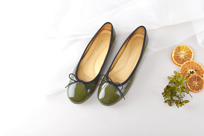 15606 olive green patent leather handmade doll shoes - รองเท้าหนังผู้หญิง - หนังแท้ 