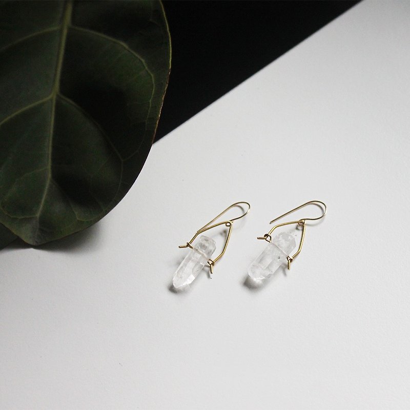 Minimal Crystal Brass Dangle Earrings - 14K Gold Filled Hooks / Clip-Ons - ต่างหู - เครื่องเพชรพลอย สีใส