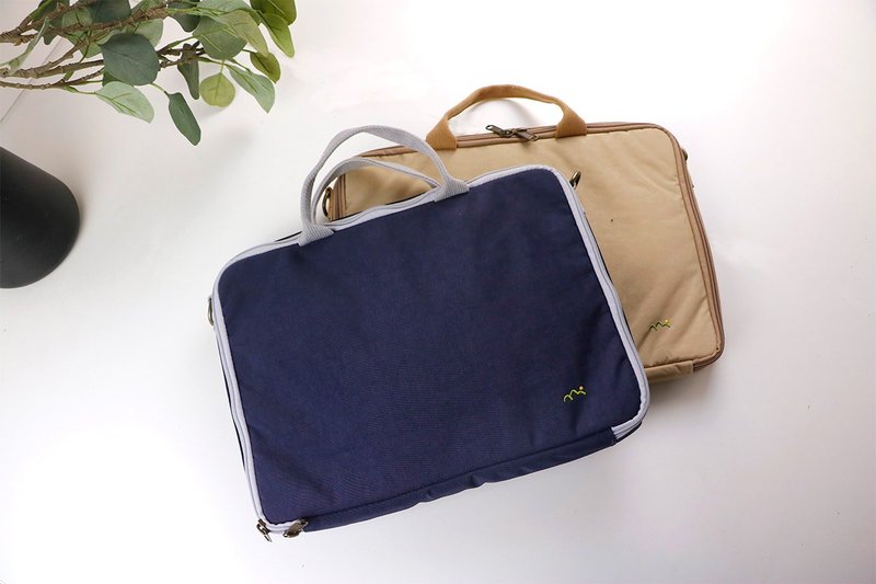 13-inch computer bag | Little days x a canvas bag joint name - กระเป๋าแล็ปท็อป - วัสดุอื่นๆ สีกากี