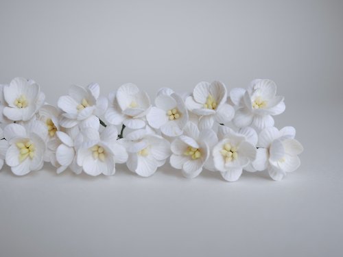 makemefrompaper Paper flower, 50 pieces, size 2.5 cm. Cherry blossom, Sakura paper, white color.