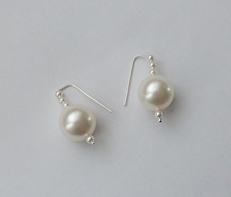 earrings with pearl, SWAROVSKI ELEMENTS, one pair - ต่างหู - แก้ว ขาว