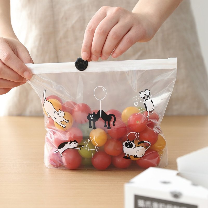 Japanese frost mountain print cat paw slide buckle clip chain PE fresh-keeping bag-S-60 - Lunch Boxes - Plastic Transparent