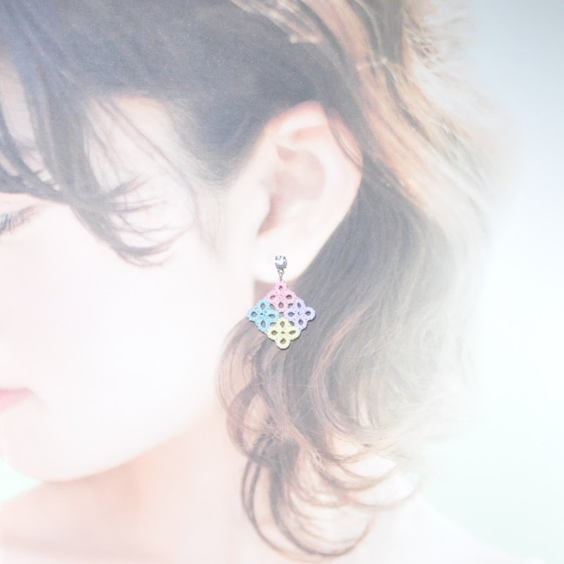 新品萬歲! 馬賽克方塊耳環 彩虹 Mosaic Square Earrings Tatting - 耳環/耳夾/耳骨夾 - 繡線 多色