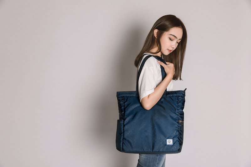 For Your Earth-FALAQI Baote bottle water-proof and environmentally friendly lightweight tote bag for men and women - กระเป๋าแมสเซนเจอร์ - วัสดุอีโค สีน้ำเงิน