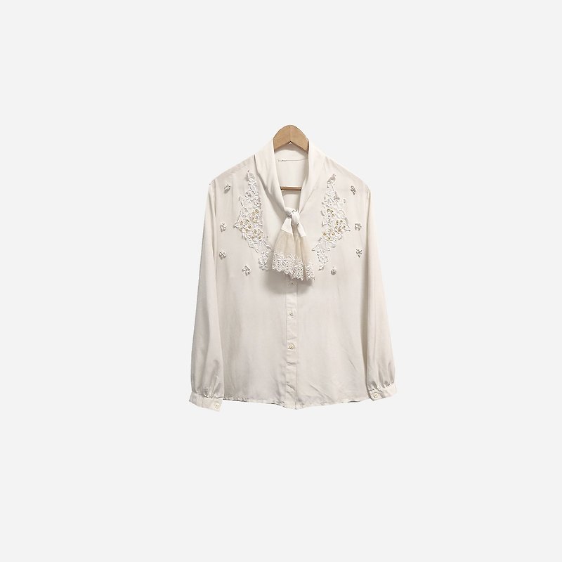 脫臼古著 / 蕾絲刺繡綁帶白襯衫 no.344 vintage - 女襯衫 - 聚酯纖維 白色