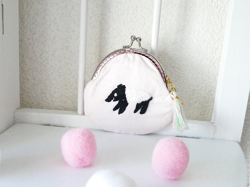 Embroidered mini gamaguchi back pink X pink gold with tassel - Coin Purses - Cotton & Hemp Pink
