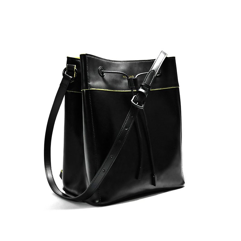 Black Full Leather Electric Square Bucket Side Backpack - กระเป๋าแมสเซนเจอร์ - หนังแท้ สีดำ