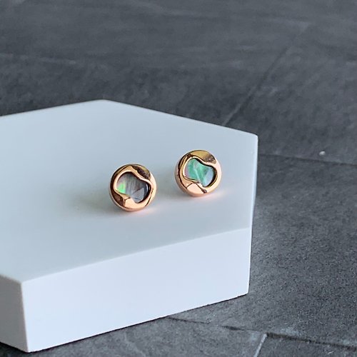 SOIRÉE BY N.Y. 蒔華芮設計師輕珠寶 黑珍珠貝殼耳環 (共兩色) 黑珠母貝 稀有 耳針式 玫瑰金 銀色