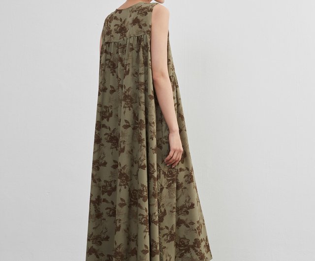 フラワープリント ノースリーブ ワンピース フラワープリント・ノースリーブ・ワンピース・Tシャツやニットと