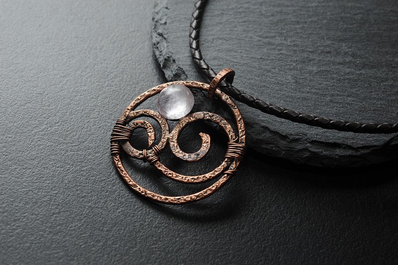 Kunzite Bronze pendant/crystal pendant/ Bronze braided metal wire braided - สร้อยคอ - เครื่องประดับพลอย 