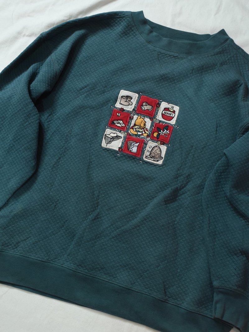 Vintage Disney University T Green Winnie the Pooh - Unisex Hoodies & T-Shirts - Cotton & Hemp 