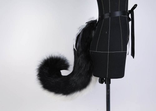 Catzo Club Black And White Puppy Tail