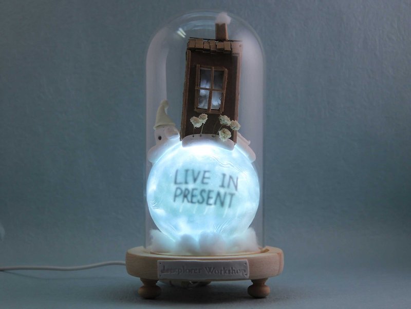 Unique customization, planet whisper light, the most intimate gift, for the person you care about - โคมไฟ - วัสดุอื่นๆ 