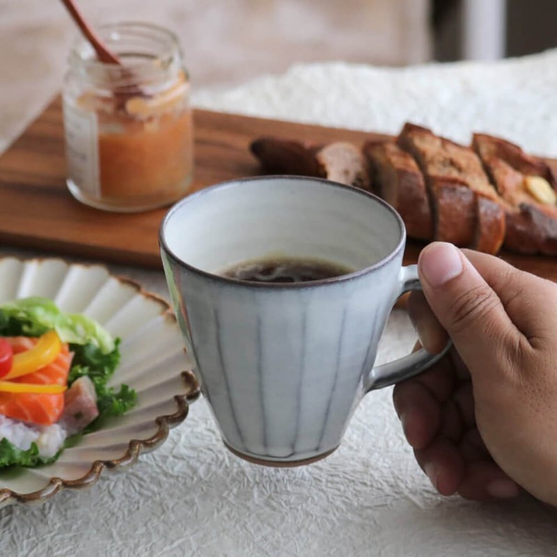 Takanori Takanori Shiki Mug Coffee Cup Tea Cup Yutake Yoru Hiltu Narcissus - Other Cups - ดินเผา ขาว