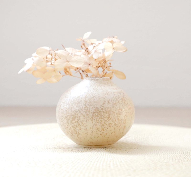 A vase with a crystalline glaze that exudes a fragrant earthy taste - Pottery & Ceramics - Pottery Khaki