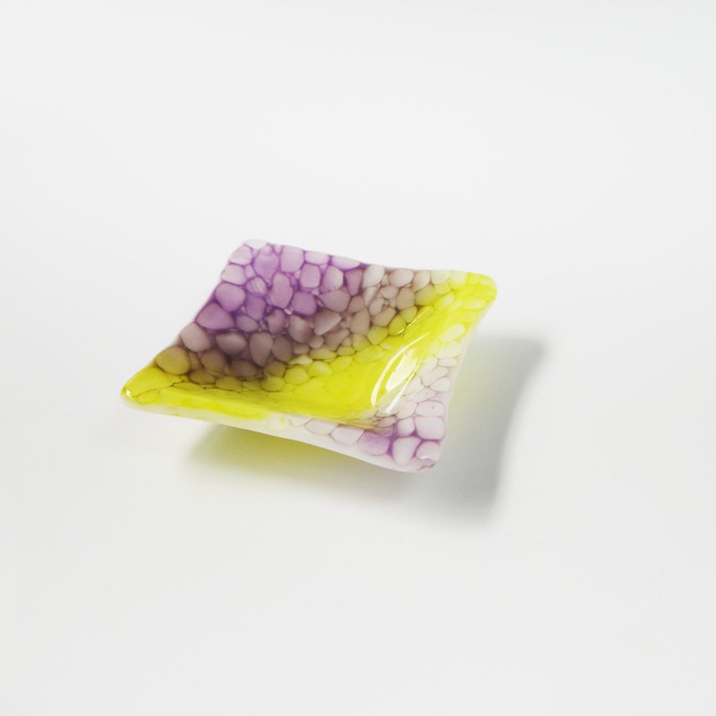แก้ว จานและถาด สีเหลือง - Square Dish  (#SQ9-Crystalline collection)