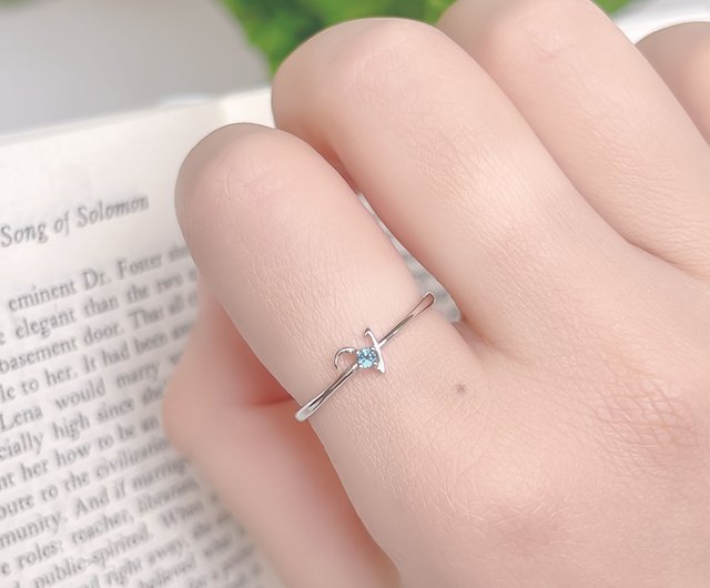 V Letter Ring