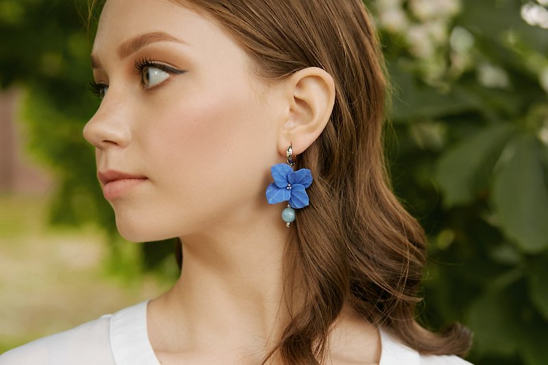 Blue hydrangea flower delicate earrings - Summer earrings - Earrings & Clip-ons - Clay Blue