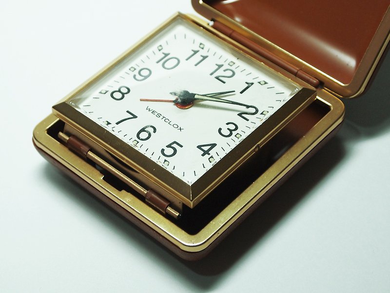 80s Time Travel Brazil Travel system with a mechanical clock - นาฬิกา - โลหะ สีนำ้ตาล