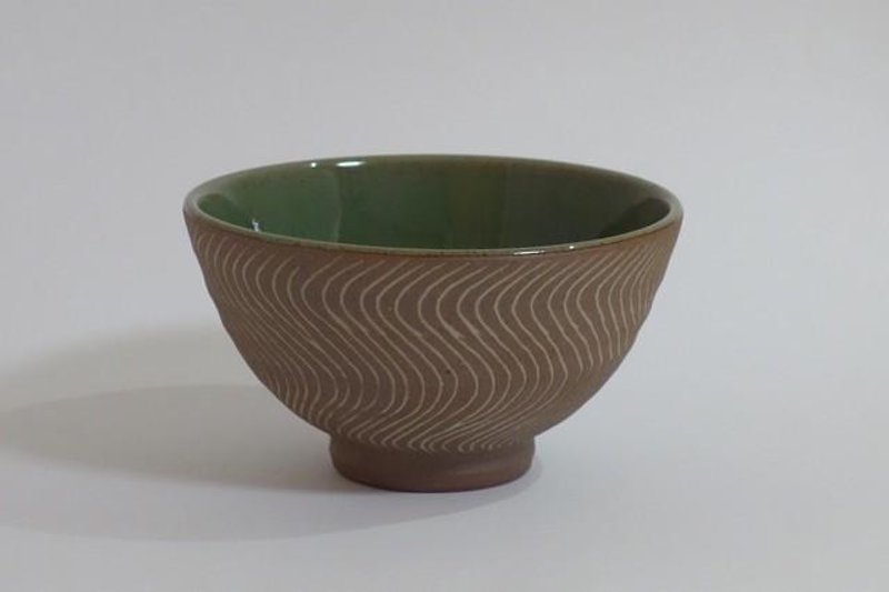 Inlaid celadon 釉碗 - ถ้วยชาม - ดินเผา 