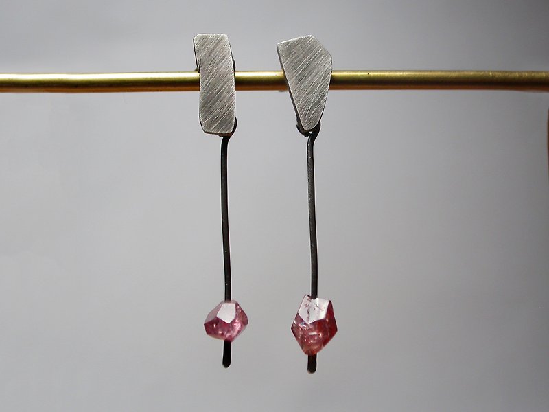 Gem Series  #a72 glass bead earring - ต่างหู - เงิน สีแดง